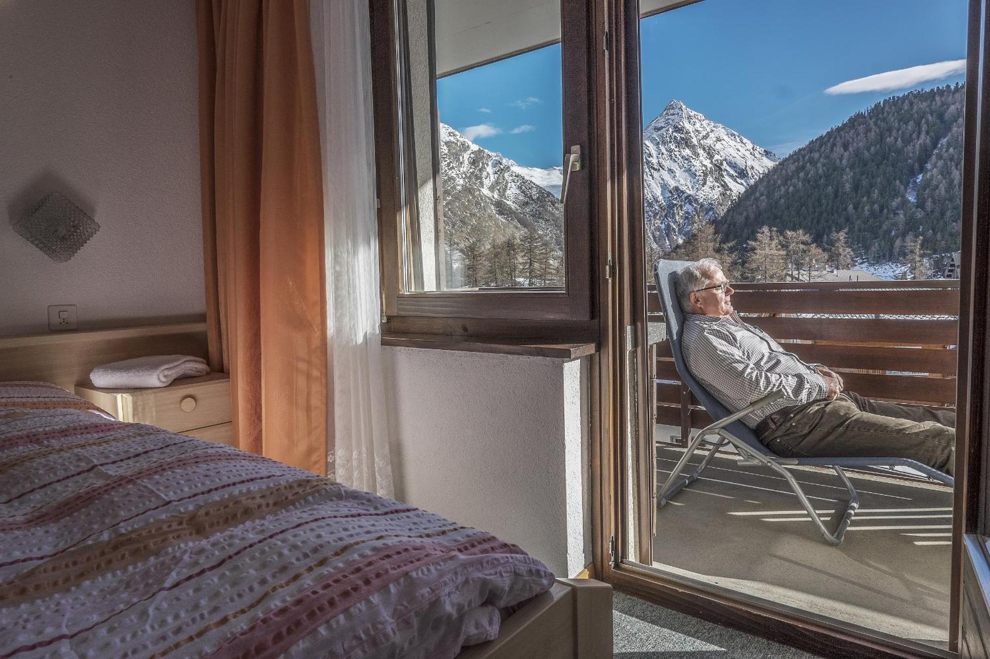 Apartments Bergrose Saas Fee الغرفة الصورة