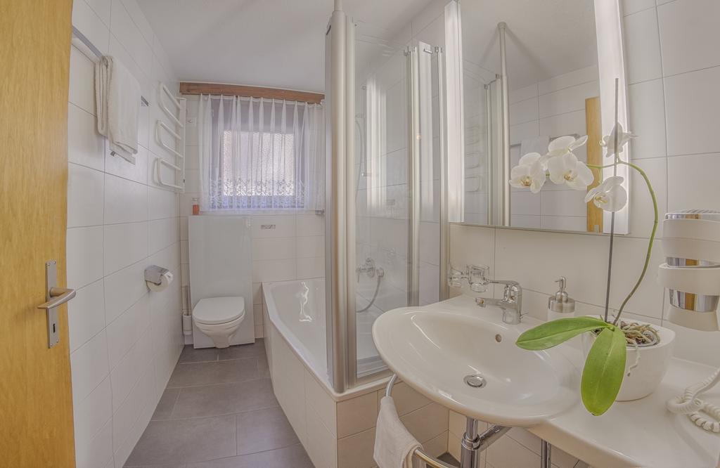 Apartments Bergrose Saas Fee الغرفة الصورة