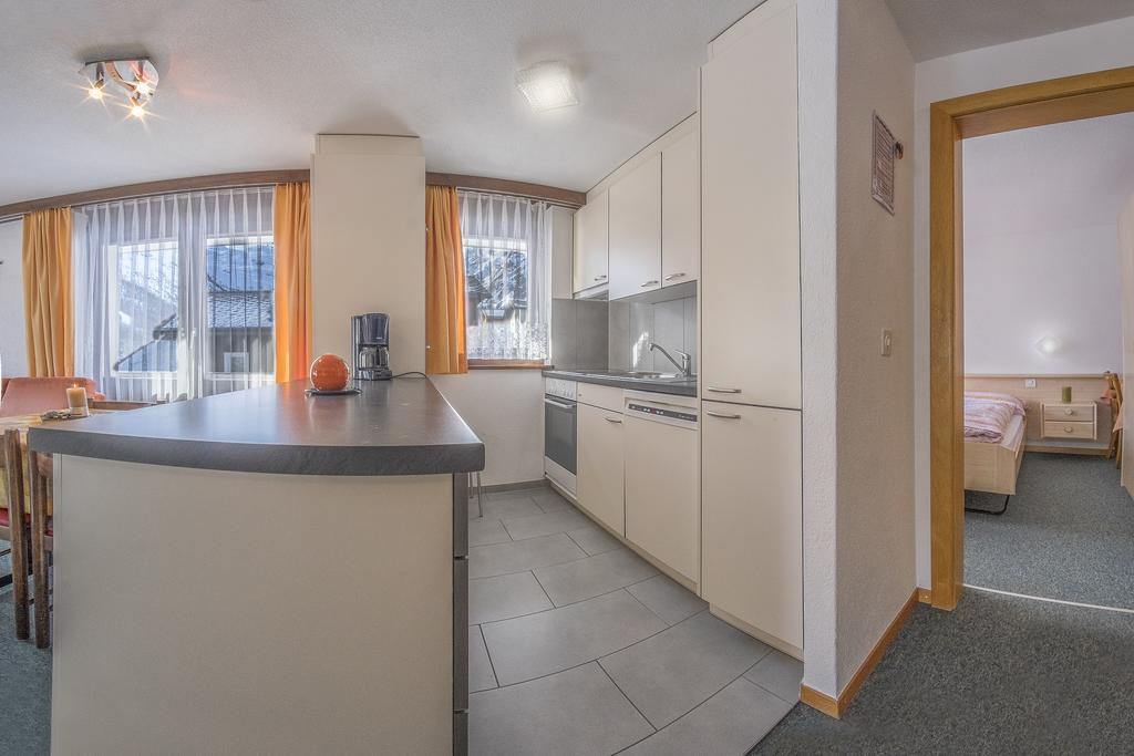 Apartments Bergrose Saas Fee الغرفة الصورة