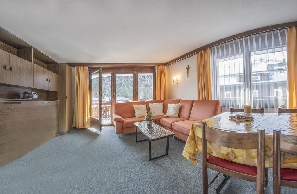 Apartments Bergrose Saas Fee الغرفة الصورة