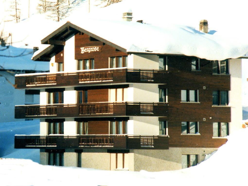 Apartments Bergrose Saas Fee الغرفة الصورة